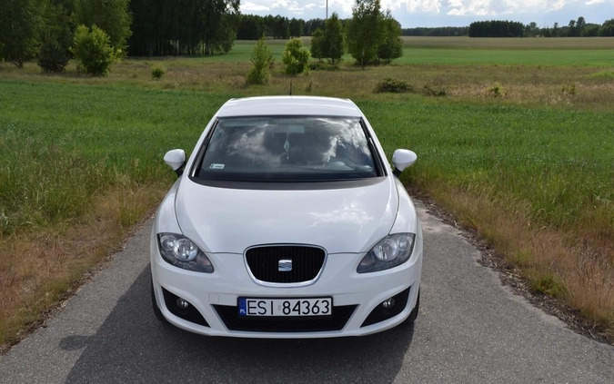 Seat Leon cena 21500 przebieg: 205000, rok produkcji 2011 z Sieradz małe 379